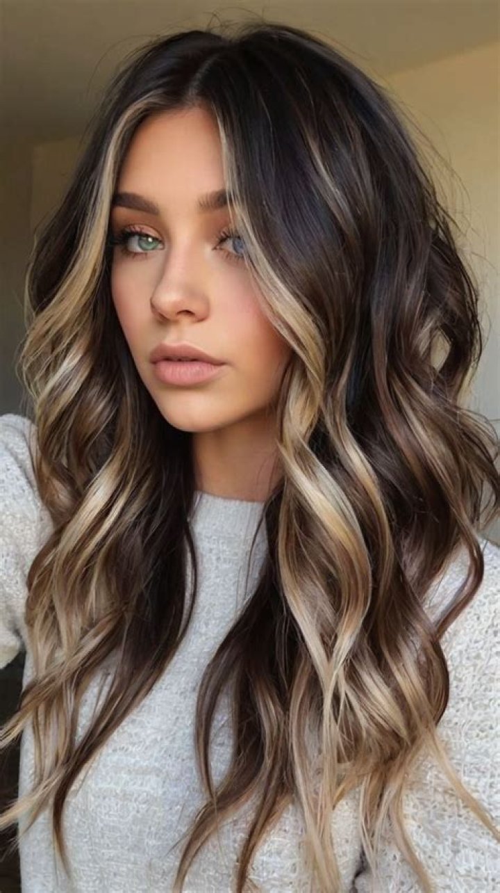 17 Spectacular Dark Brown Hair With Blonde Highlights That Will Steal Your Heart