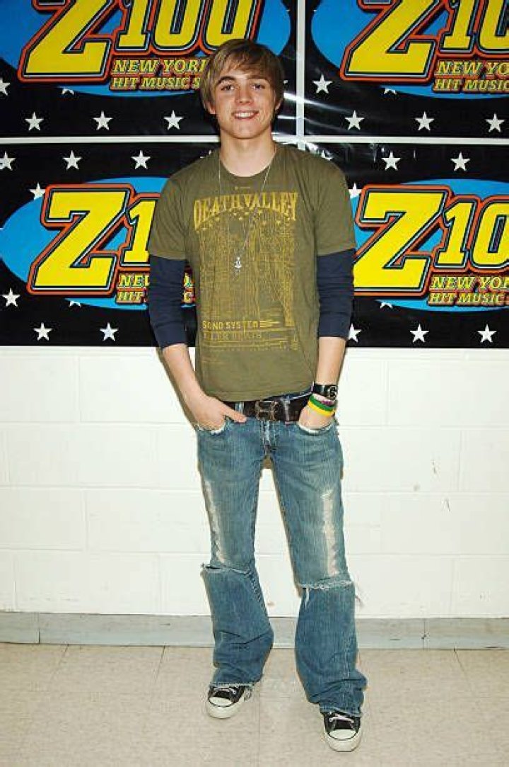 Discover The Ultimate Guide To 2000s Men's Fashion