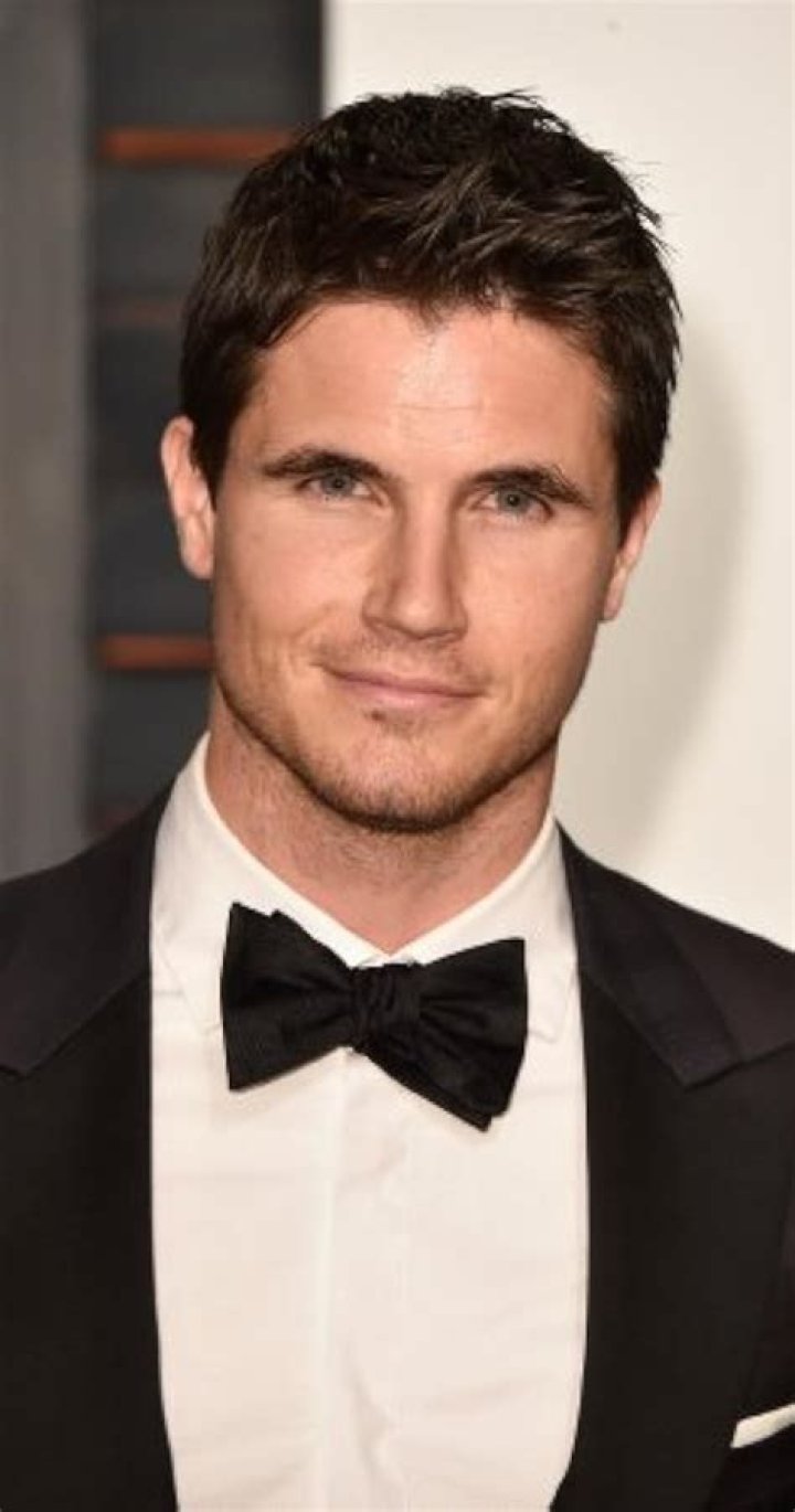 Robbie Amell: Hollywood's Rising Star And Television Heartthrob