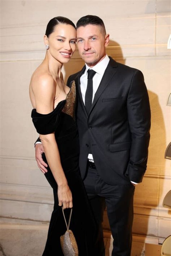 Explore The Art Of Adriana Drst: A Masterful Artist