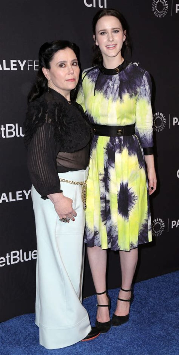 Alex Borstein Height: The Complete Guide To Her Stature