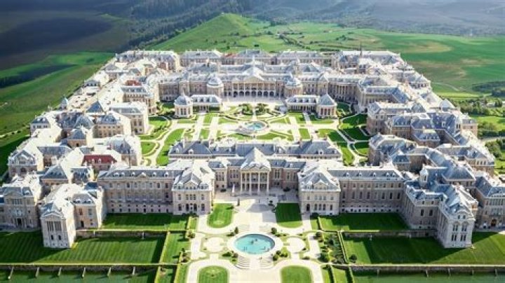 The Largest Residential Mansion In The World: An Architectural Masterpiece