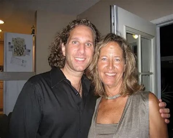 The Untold Truth About Bill Walton's Mysterious First Wife