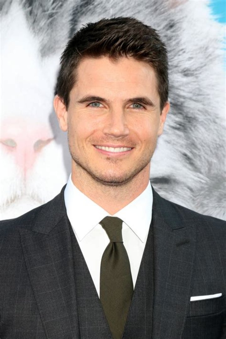 Captivating Blue-Eyed Actors: A Cinematic Allure