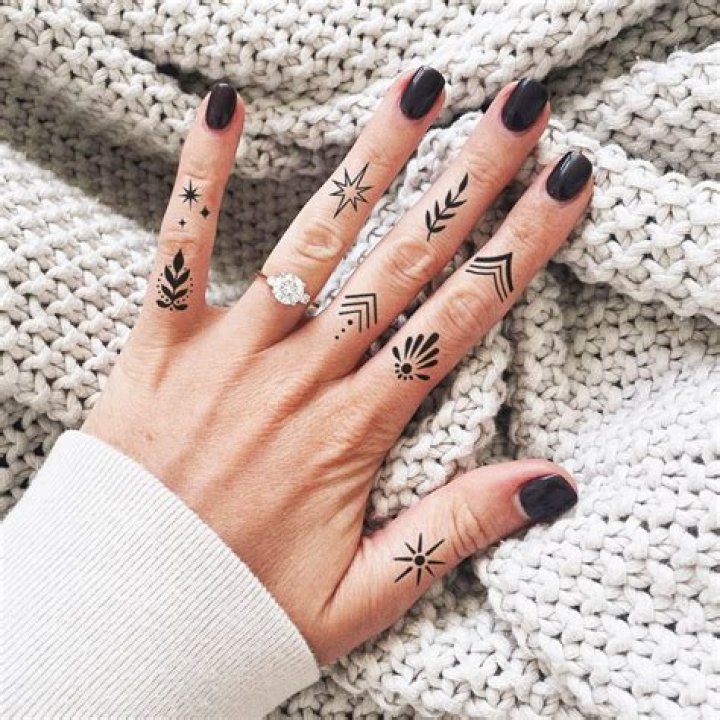 50+ Delicate And Feminine Cute Tattoos For Women