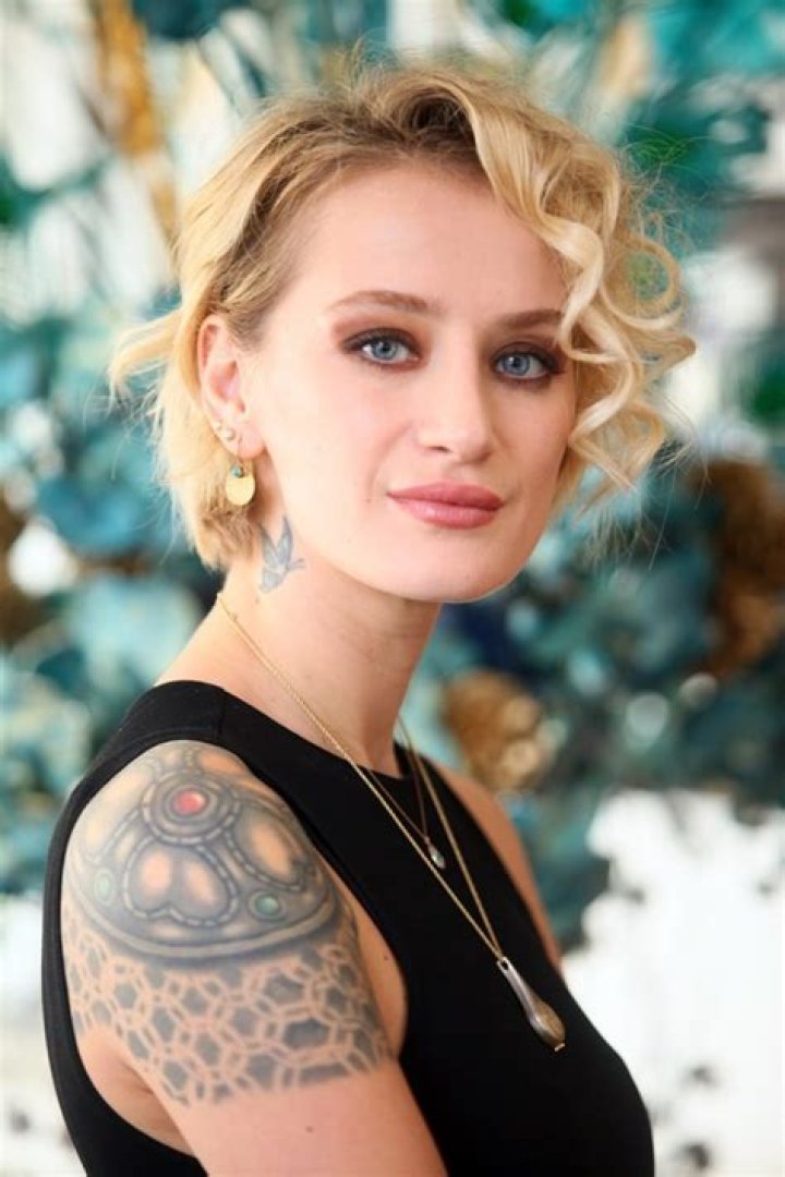 Didem Soyda: A Renowned Turkish Actress And Model