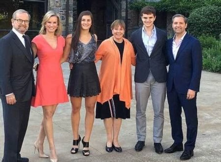 Dr. Robert Ashton Net Worth: An Exploration Of The Neurosurgeon's Wealth