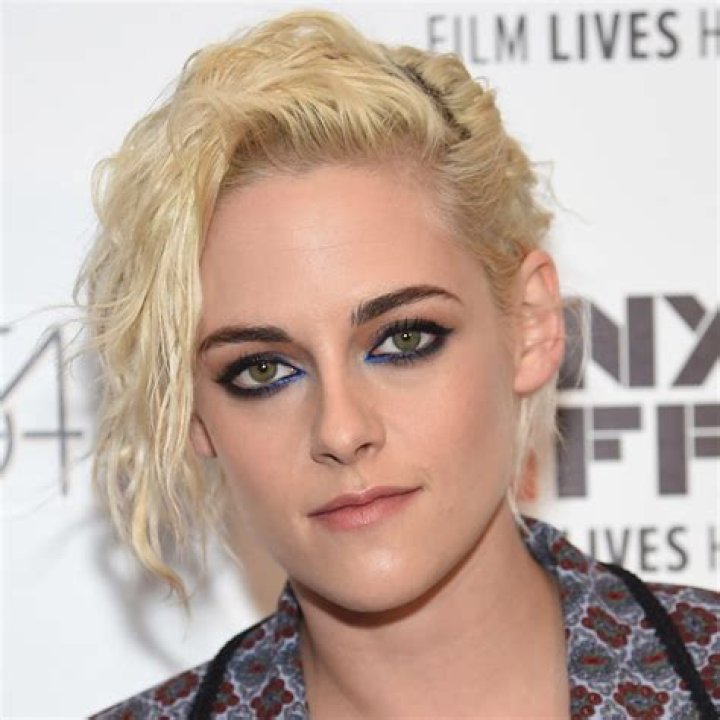 Unveiling The Age Enigma: Kristen Stewart's Date Of Birth