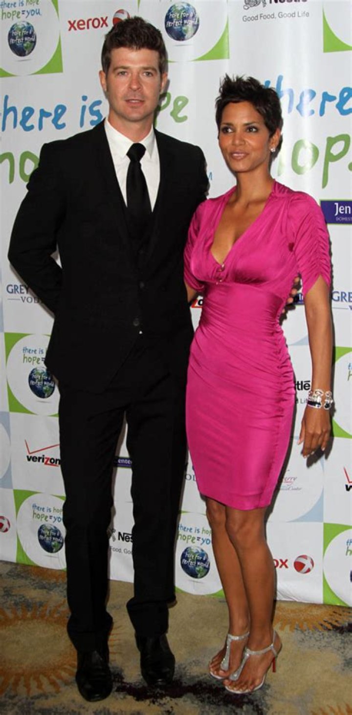 How Tall Is Robin Thicke: A Quick Guide To His Height