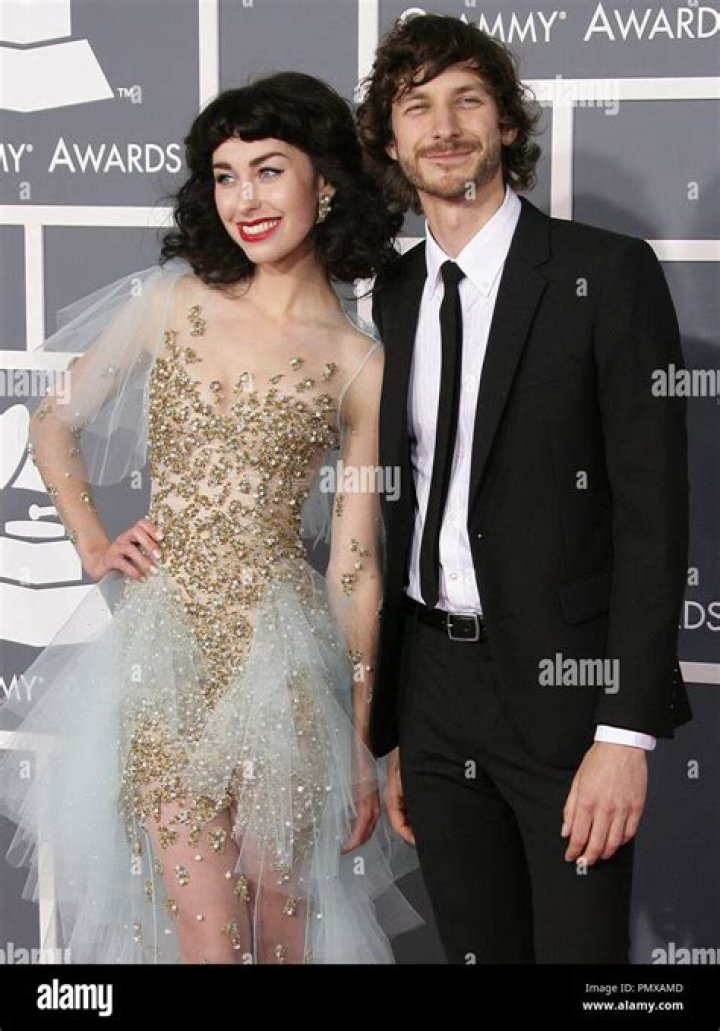 Extraordinary Husband Of Kimbra: An Unbreakable Bond