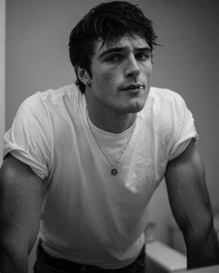 The Enchanting Rise Of Jacob Elordi: Hollywood's Rising Star