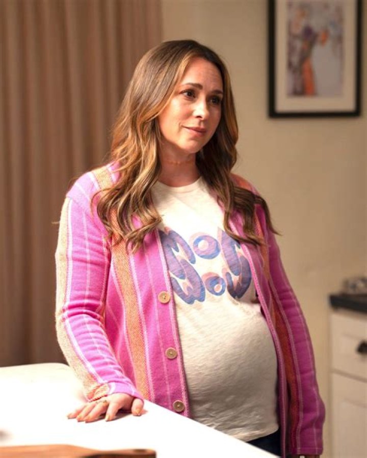 Jennifer Love Hewitt's Pregnancy Dominates 911 Storyline