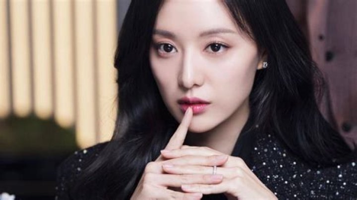 All About Kim Ji Won's Daughter: Name, Age, And More