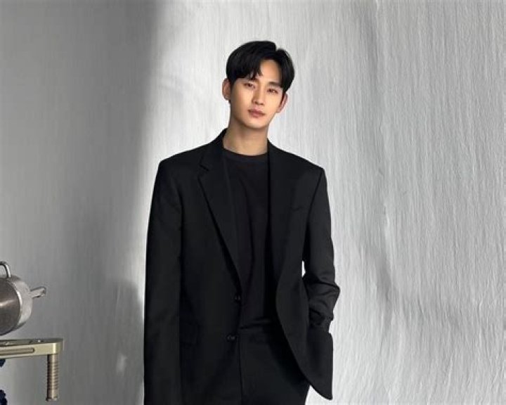 A Peek Into The Future: Kim Soo Hyun's Age In 2024