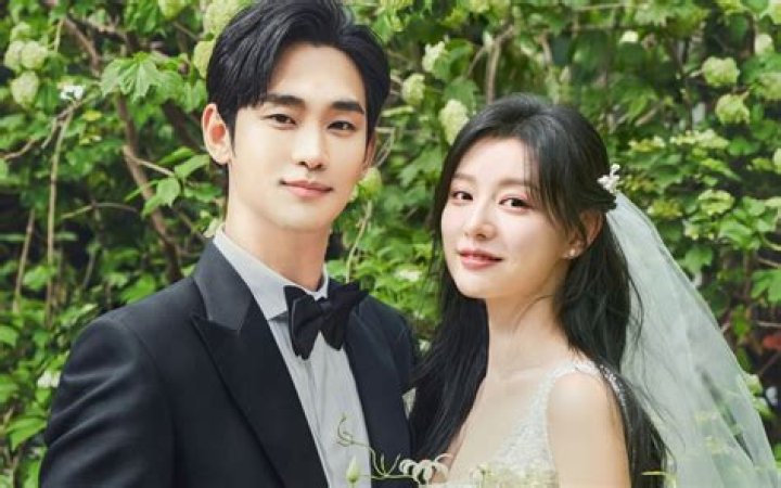 Kim Soo Hyun And Kim Ji Won's Relationship Confirmed: Lovebirds Found!