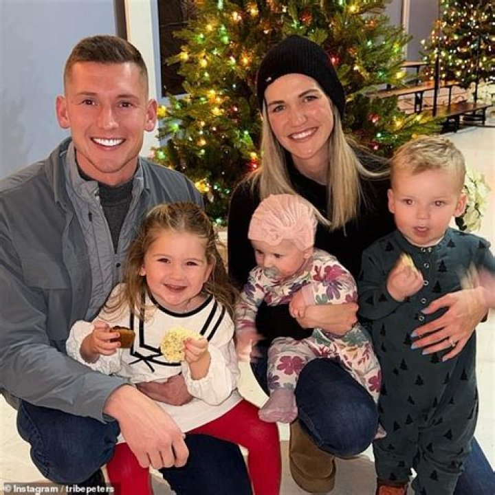 Kristi Noem's Children: Unveiling Their Ages