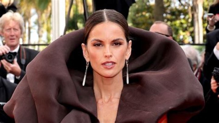 Top Model Izabel Goulart: Style Icon And Influencer