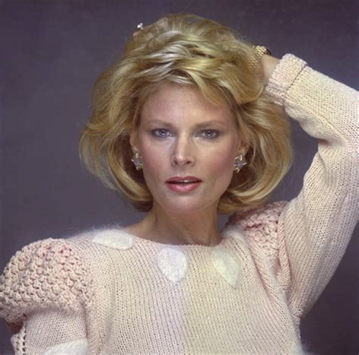 The Stunning Beauty: Unveiling The Enchanting World Of Model Jacqueline Ray