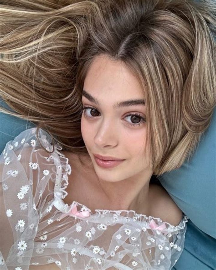 Meet The Masterpiece: Mollt Noblitt's Enchanting Paintings