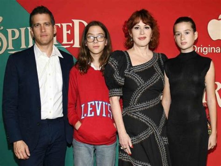 Complete Guide To Molly Ringwald's Siblings