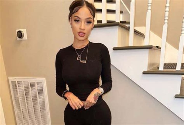 Definitive Guide To Mxrvssa: The Underground Artist Of The Moment