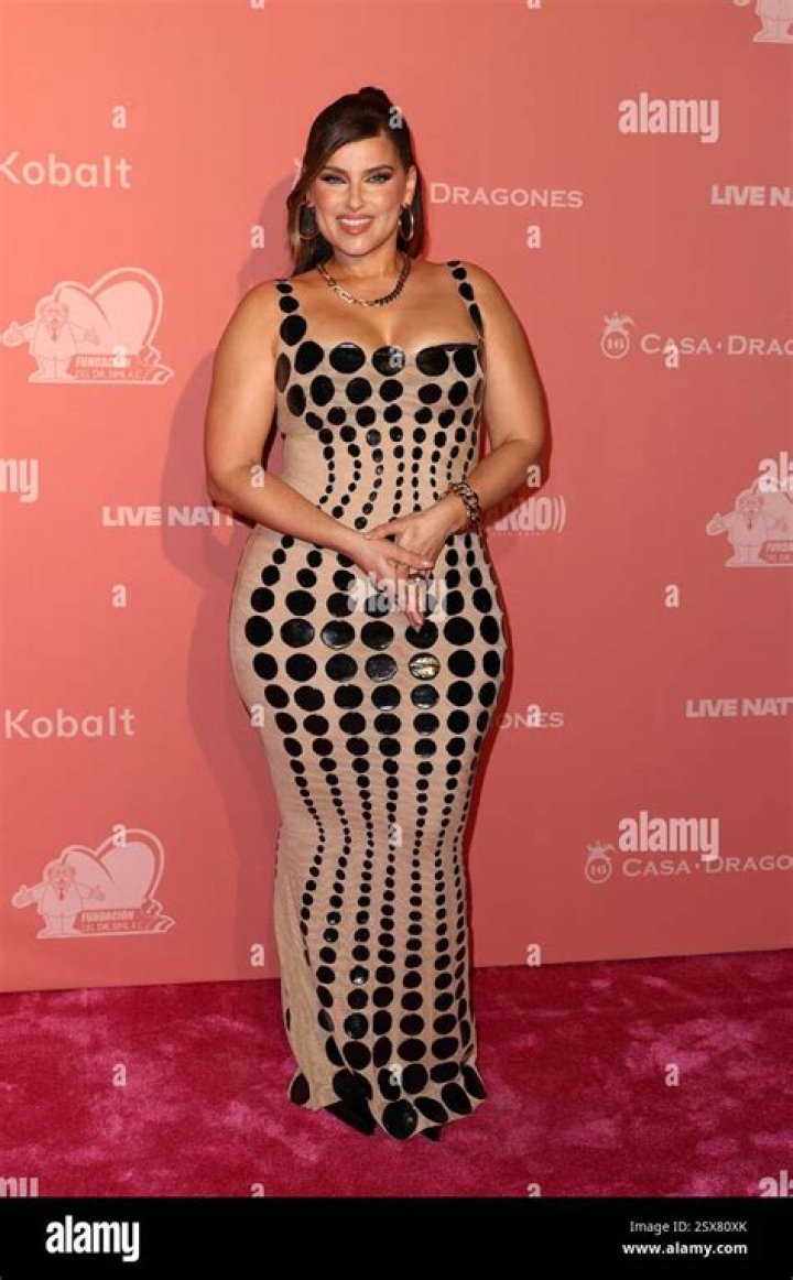 Nelly Furtado's Alluring Curves: A Sensational Revelation