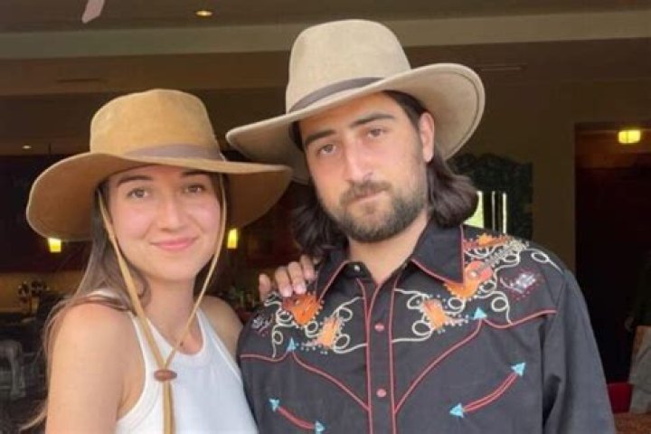 Noah Kahan's Love Life: A Comprehensive Dating History