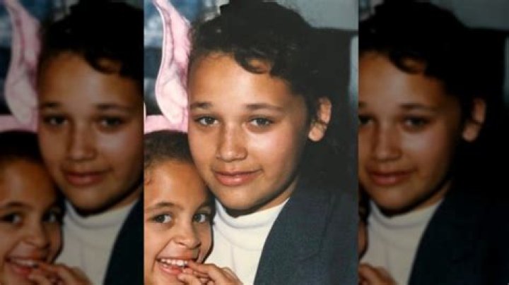 Rashida Jones' Youthful Glow: A Guide To Her Timeless Beauty