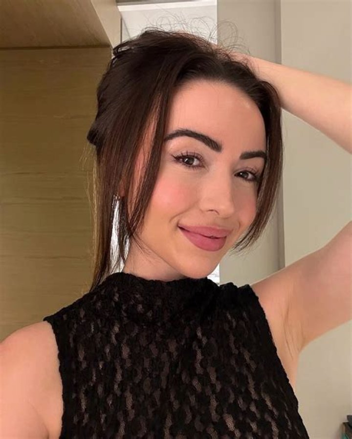 Sensational Fitness Model And Bodybuilder Samara Redway: A Story Of Success