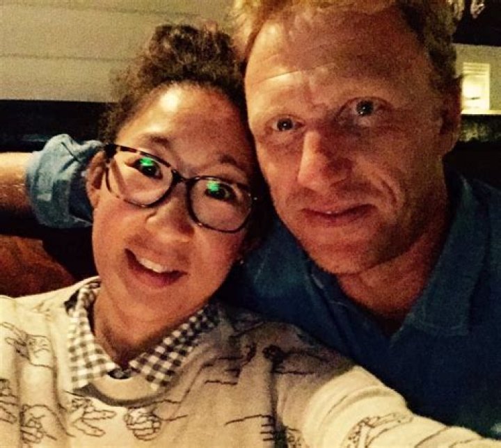 Sandra Oh: Navigating Marriage And Motherhood