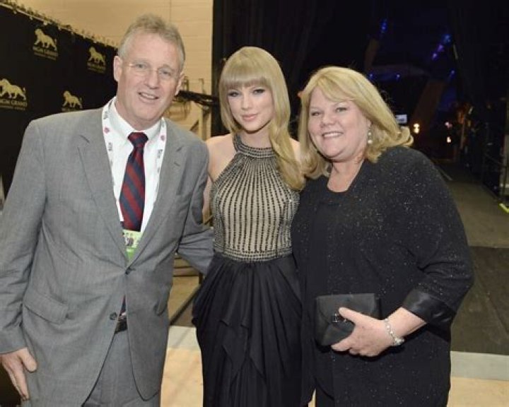 Who Did Scott Swift Remarry? Find Out Here!