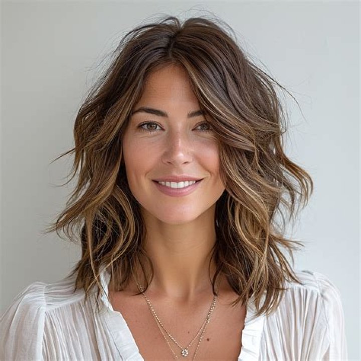 The Ultimate Guide To Styling Medium-Length Natural Hair: Tips And Tricks For Healthy, Gorgeous Locks