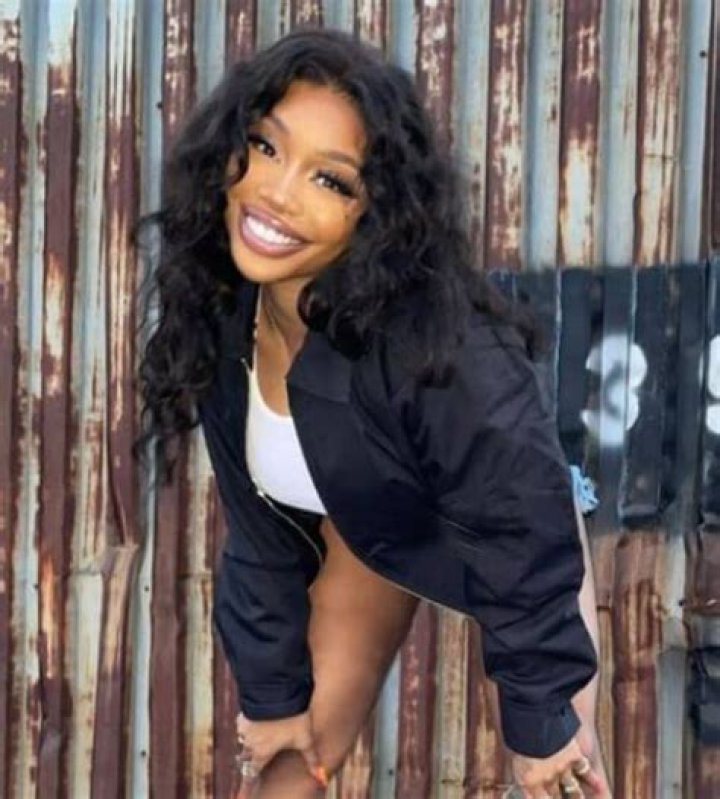 SZA's Physical Attributes: Uncovering Weight And Height