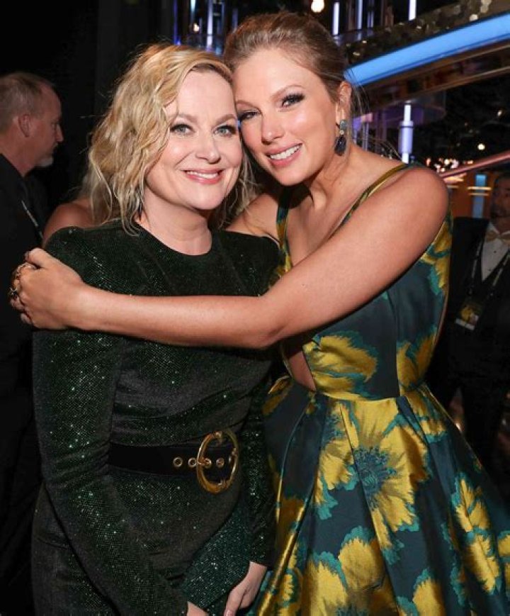 Uncover The Extraordinary Bond Between Taylor Swift And Amy Poehler: Insights And Discoveries