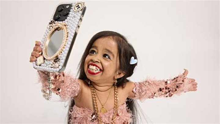 Astonishing Insights Into The Extraordinary Life Of The World's Smallest Woman