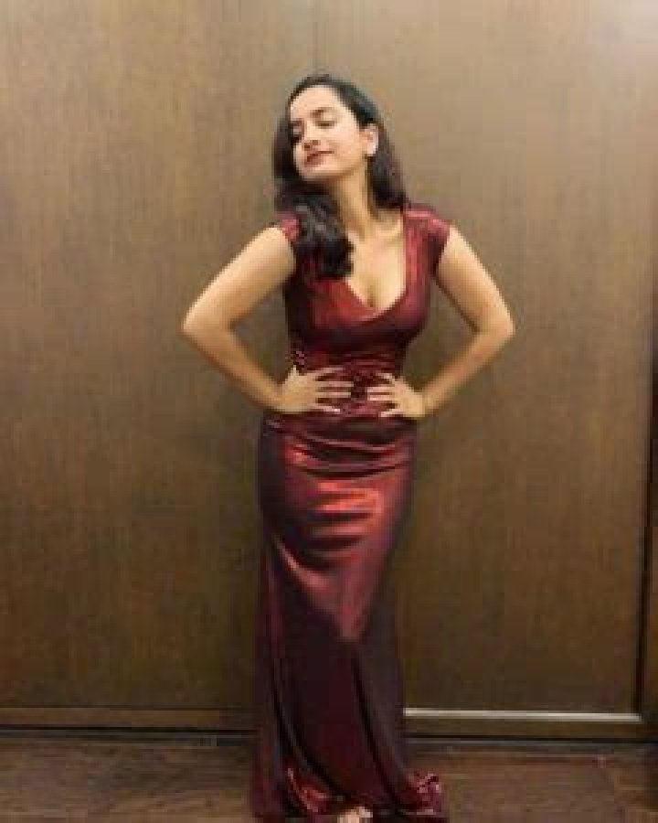 Discover The Height Of The Enchanting Urooj Ashfaq