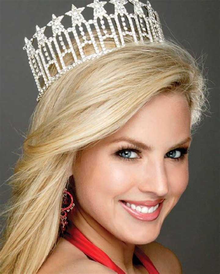 Miss Georgia Vanna White: Uncovering The Iconic Wheel Spinner