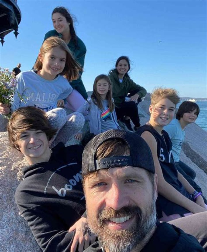 Discover Walker Hayes' Children: Ages And Family Dynamics