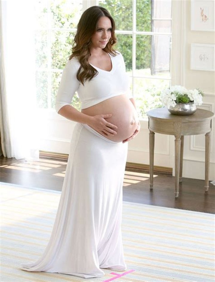 Was Jennifer Love Hewitt Pregnant In 9-1-1? An Investigation