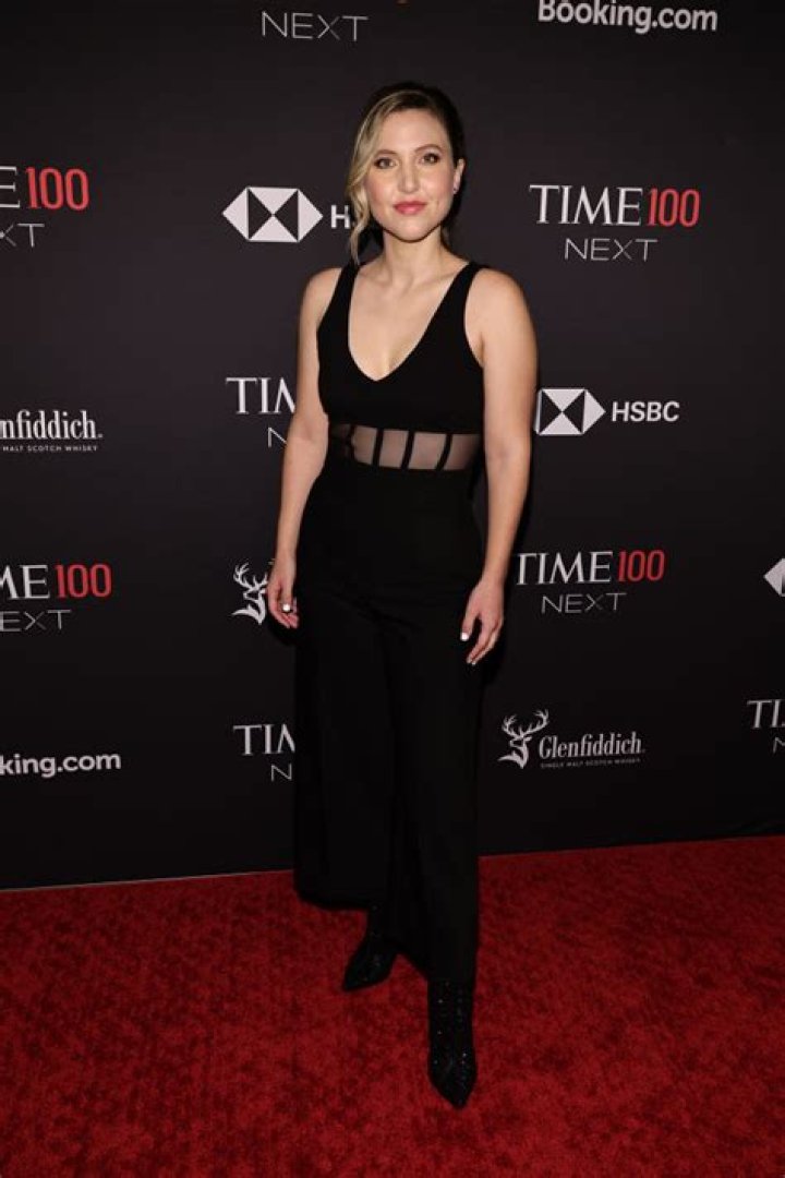 Taylor Tomlinson's Wedding: A Night To Remember