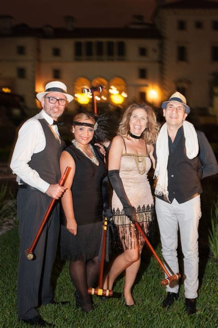 The Ultimate Guide To Dressing For A Roaring '20s Soiree