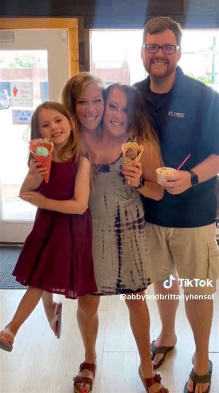 Where Do Conjoined Twins Abby And Brittany Hensel Live Today?