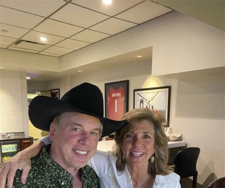 Discover The Identity Of Kelly Siegler's Husband