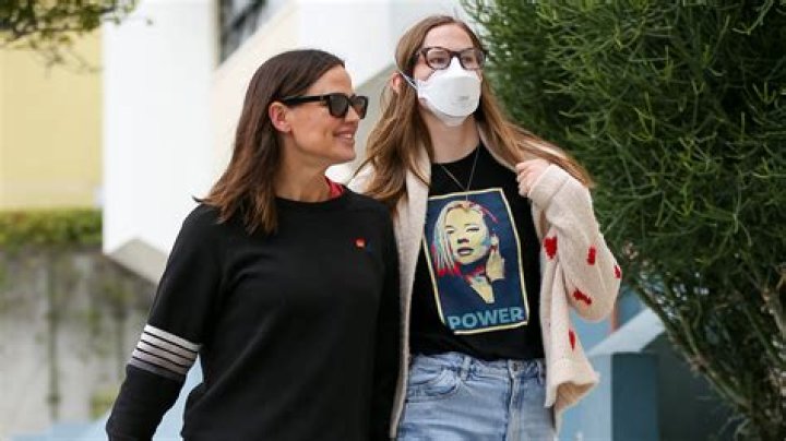 Why Jennifer Garner's Daughter's Mask Is A Must-Know