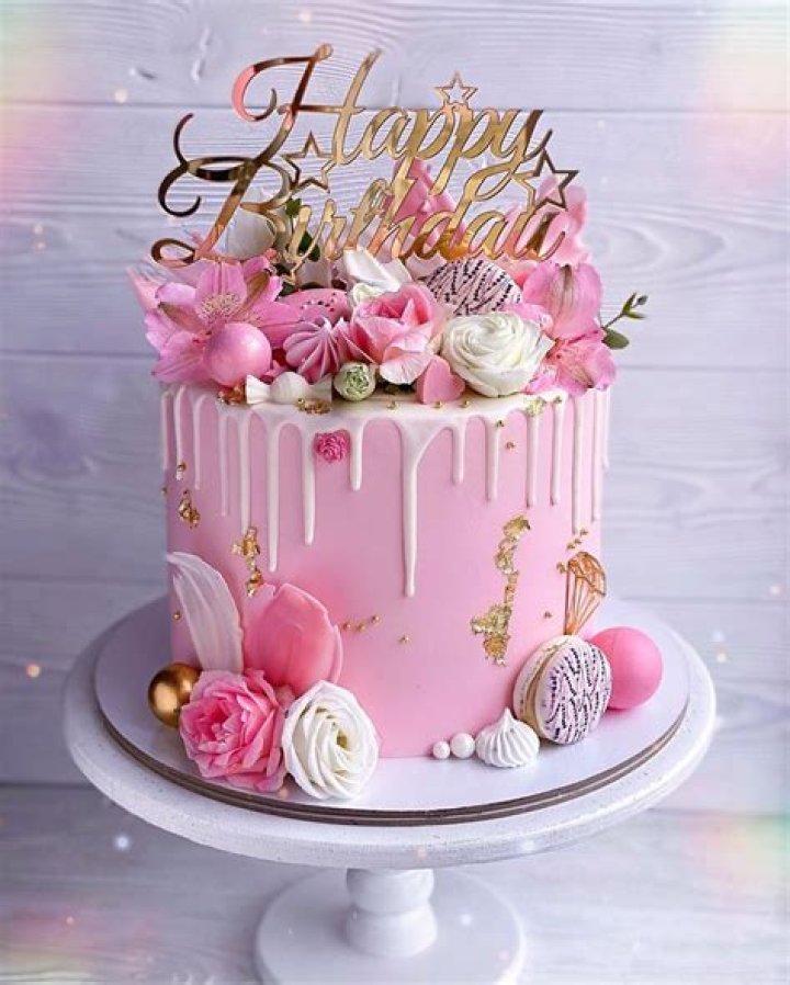 101+ Creative Women's Birthday Cake Ideas To Make Her Day Special